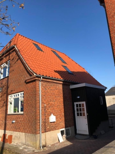 nyt tag tegltag på gammelt hus
